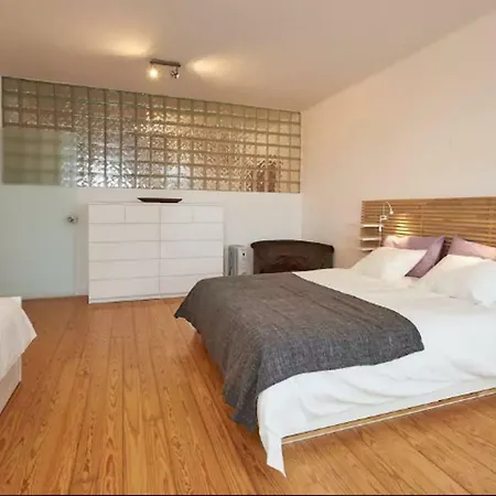 Timeless At The Heart Of The Village Apartment *