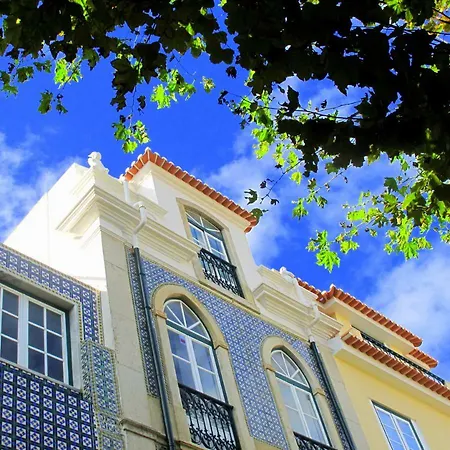 Timeless At The Heart Of The Village Apartment